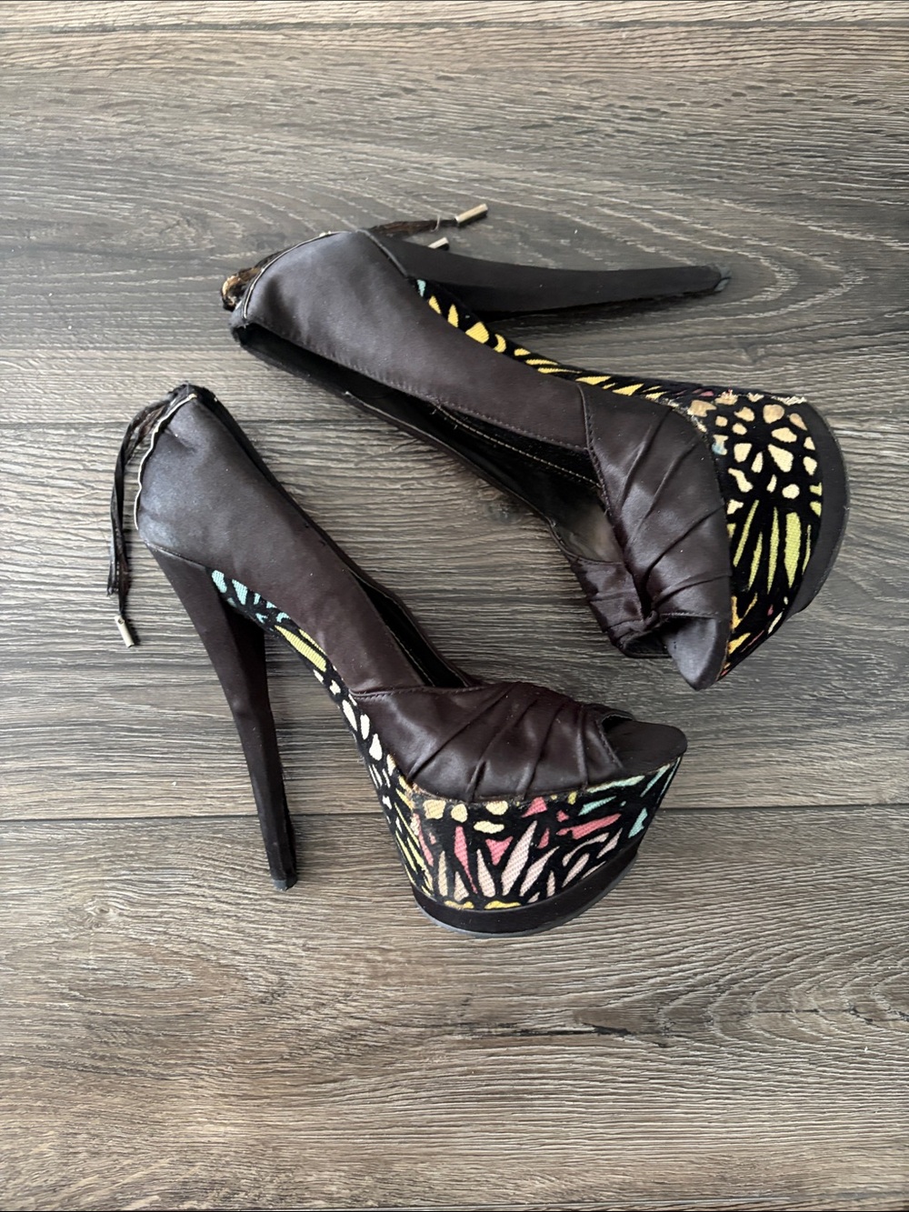 2 Lips Too Black Satin Peep-Toe Platform Heels with Colorful Abstract Pattern